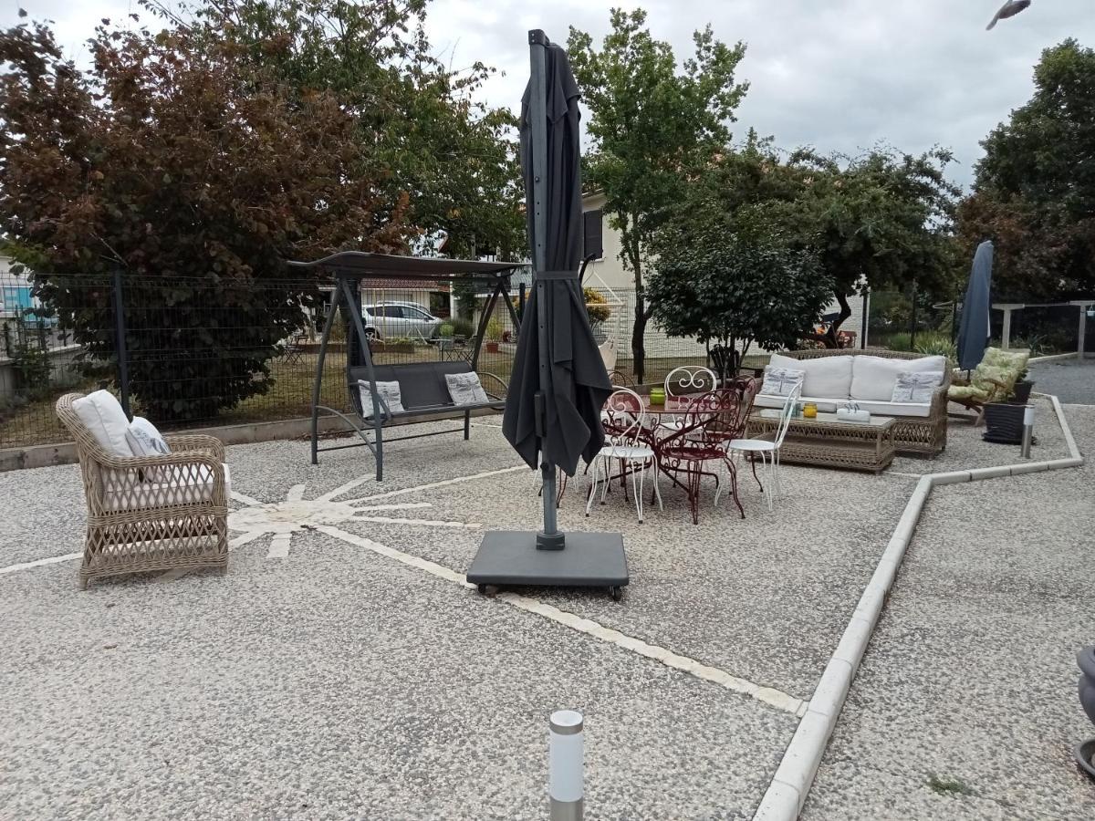 Chambre Privative Avec Salle D'Eau Chasseneuil-sur-Bonnieure Εξωτερικό φωτογραφία